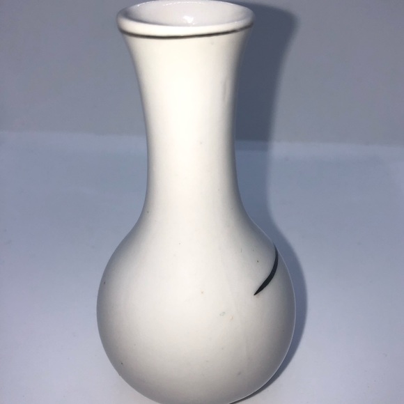 Vintage Porcelain Chinese 4" Floral Vase - Picture 8 of 8